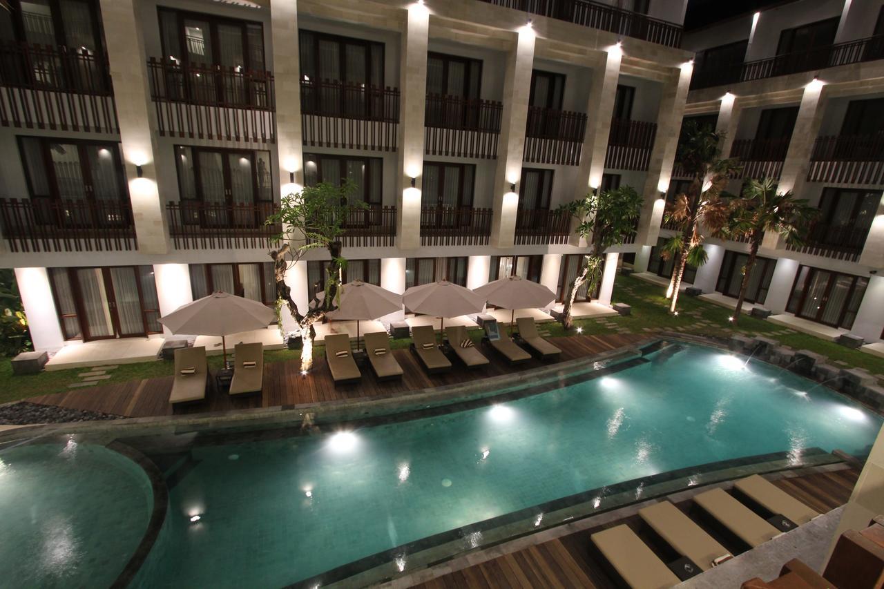 Grand La Walon Hotel Legian Exterior foto