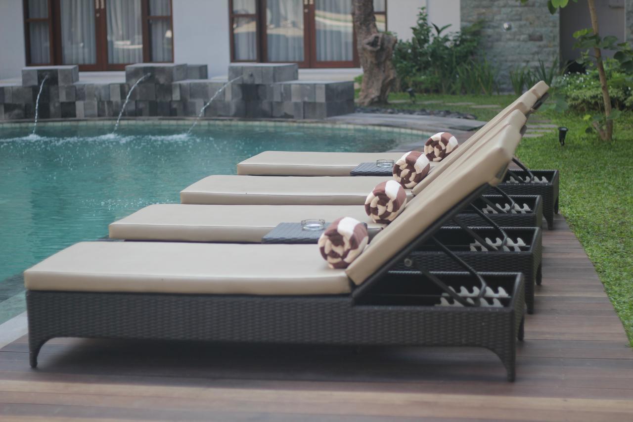 Grand La Walon Hotel Legian Exterior foto
