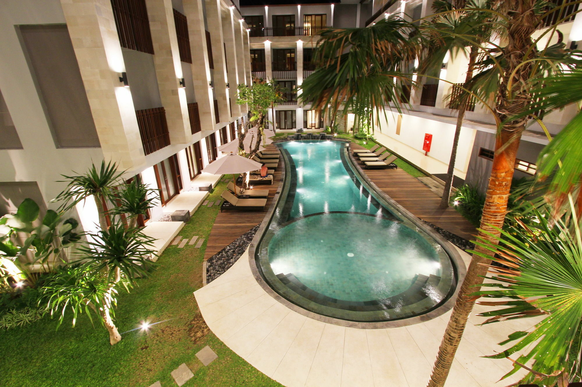Grand La Walon Hotel Legian Exterior foto